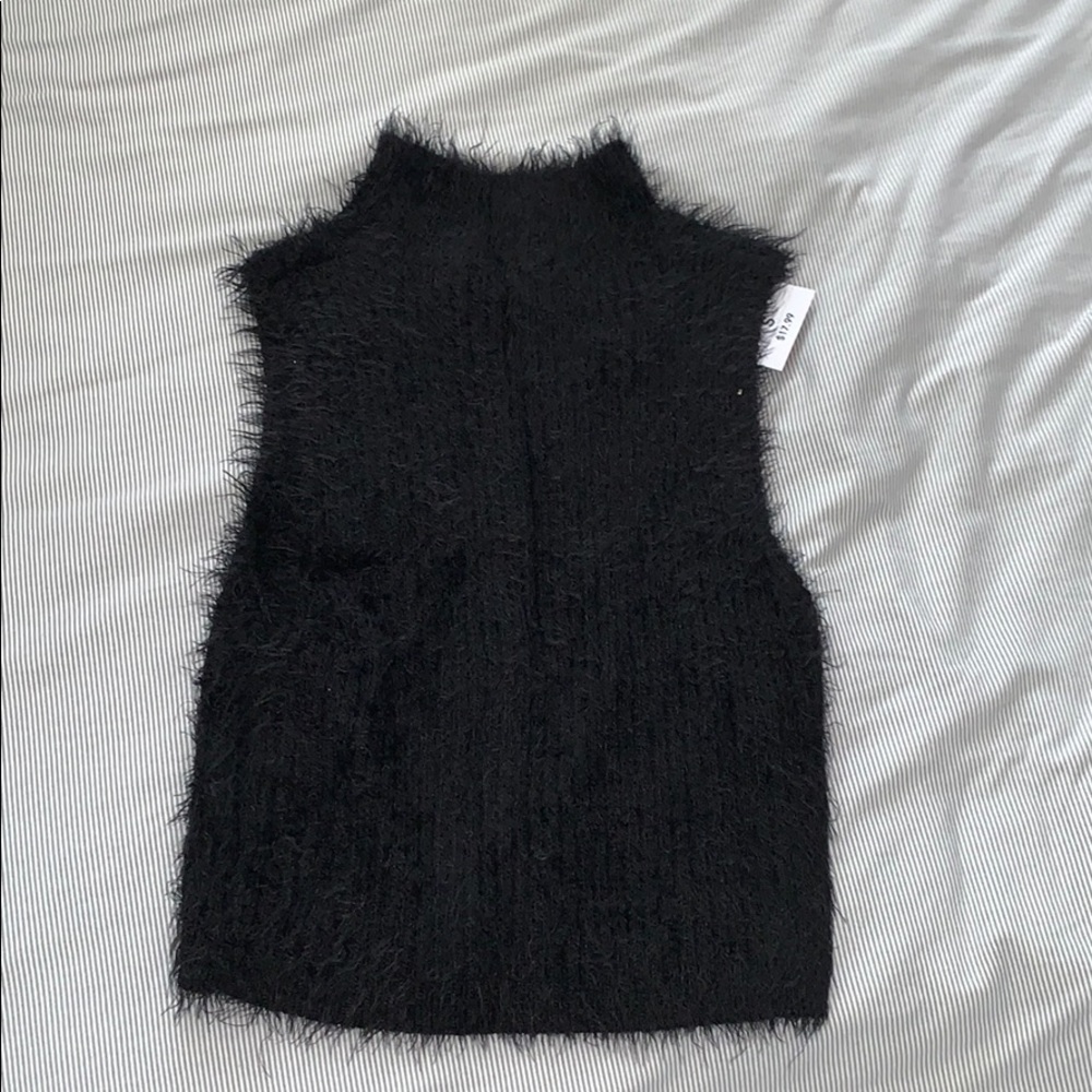 Fuzzy short sleeve turtleneck